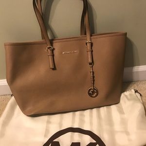 Michael Kors Large Saffiano Leather Jet Set Tote